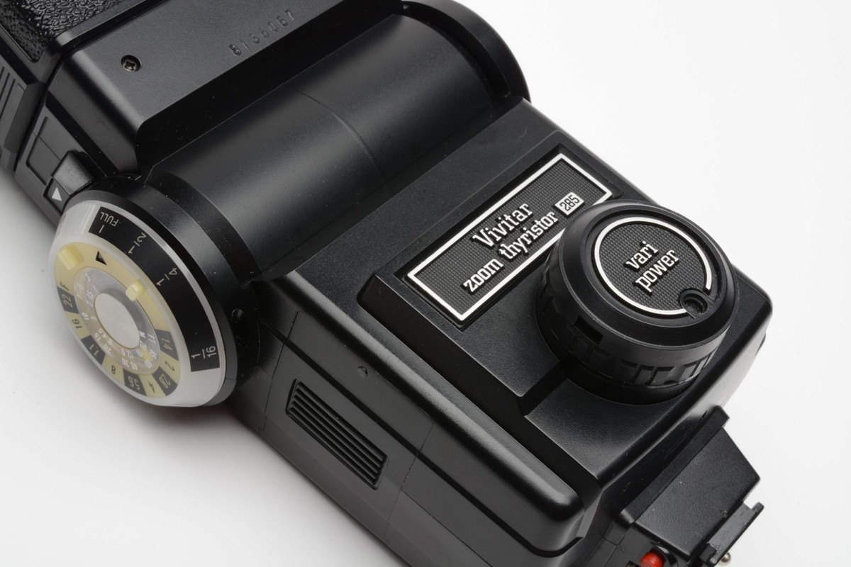 Vivitar Zoom Thyristor 285 Flash w/manual, Made in Japan