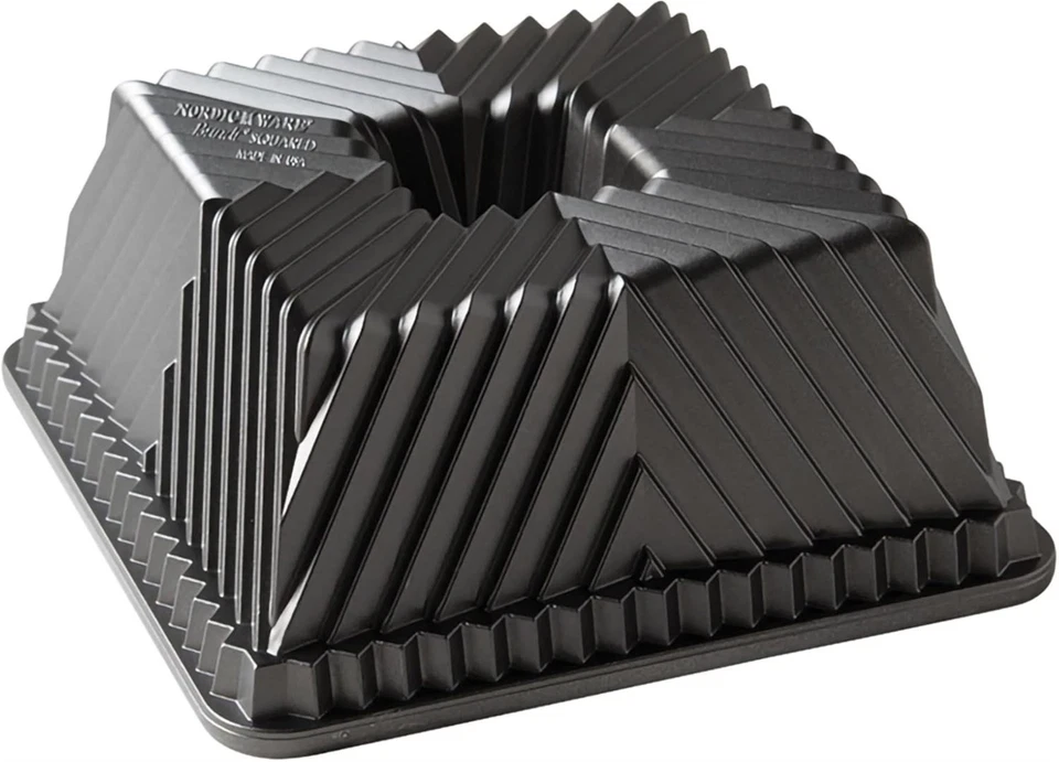 Nordic Ware: Quadratische Backform Bundt Kuchen 10 Tassen (2,4L) cm.20 - Bild 3 von 4