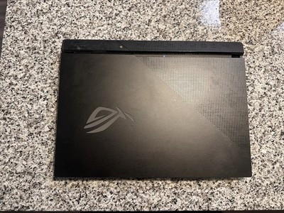 ASUS ROG STRIX SCAR G33QS 15.6 300hz, 1TB SSD, 16GB ram, Ryzen 9 5900HX RTX 3080