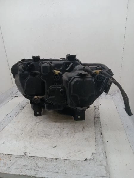 Ксеноновые желтые поворотные линзы для пассажирской фары подходят для 02–05 BMW 745i 681914 - Изображение 2 из 4