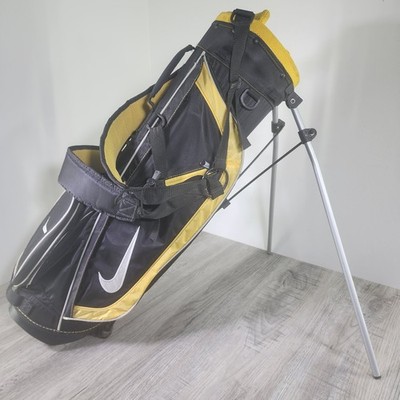 Nike スタンドゴルフバッグ ブラック/イエロー Nike Jr. Golf Youth Kids Stand Bag Black & Yellow w/Dual Shoulder