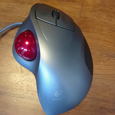 Logitech Trackman Marble Trackball Maus USB kabelgebunden optisch 1000 DPI