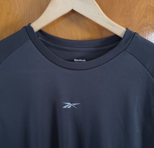 Reebok Tank Top Mens Medium Gray Reflective Wicking - Picture 2 of 4