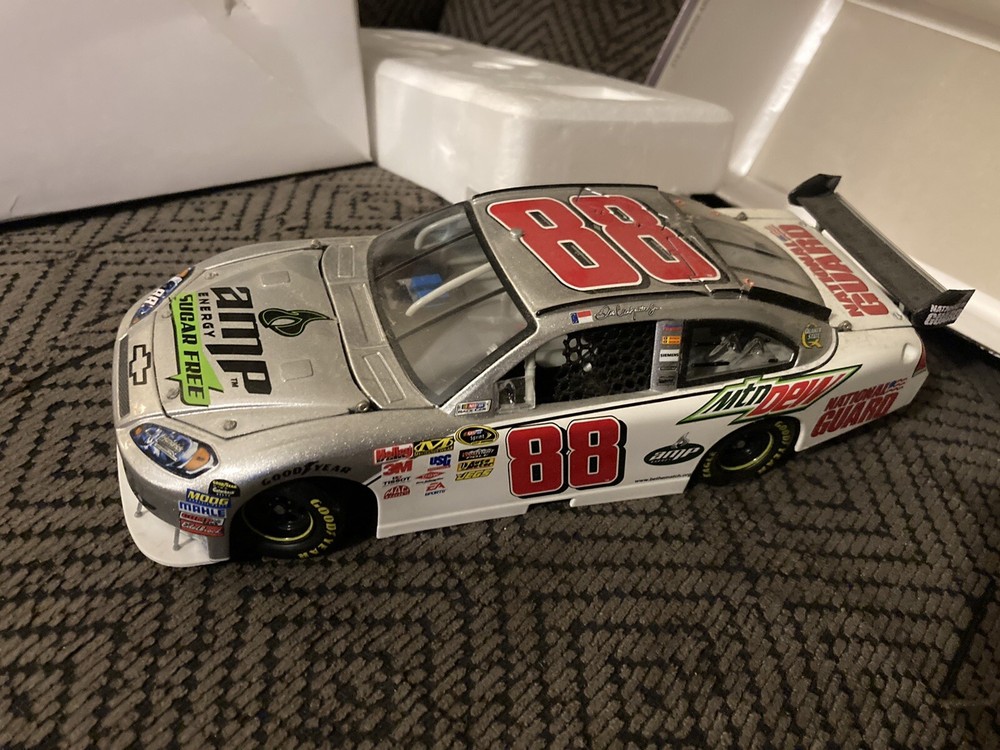 2009 Action Collection 1/24 88 amp energy sugar free Dale Jr. Race Car 1of4,406
