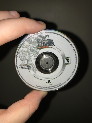 2006 Capcom Monster Hunter Freedom PSP Video Game (GameStop Case) UNTESTED UMD - Picture 2 of 3