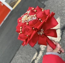 Red Rose Quinceañera Bouquet Gold Rhinestone Prom Sweet 16 Bridal Toss Bouquet