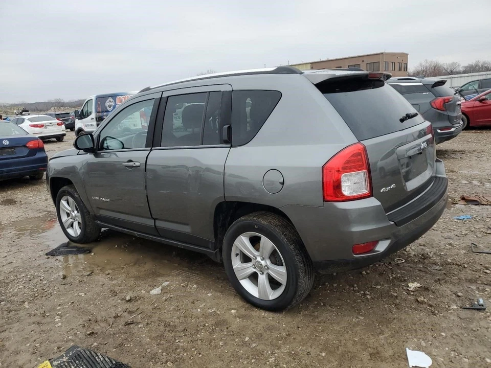 2011-2013 JEEPCOMPASS RH пассажирский правый задний фонарь 5182542AC - Изображение 3 из 4