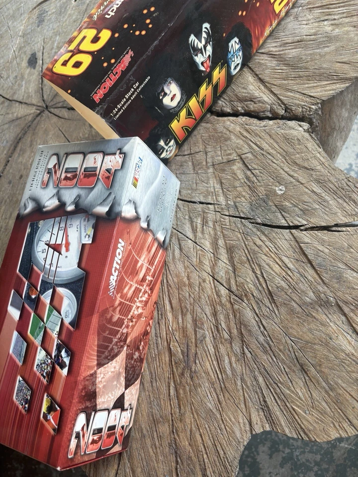 #29 Kevin Harvick Kiss Chevy Rock n Roll GM Goodwrench 2004 escala 1/24 acción Foto 2 de 3