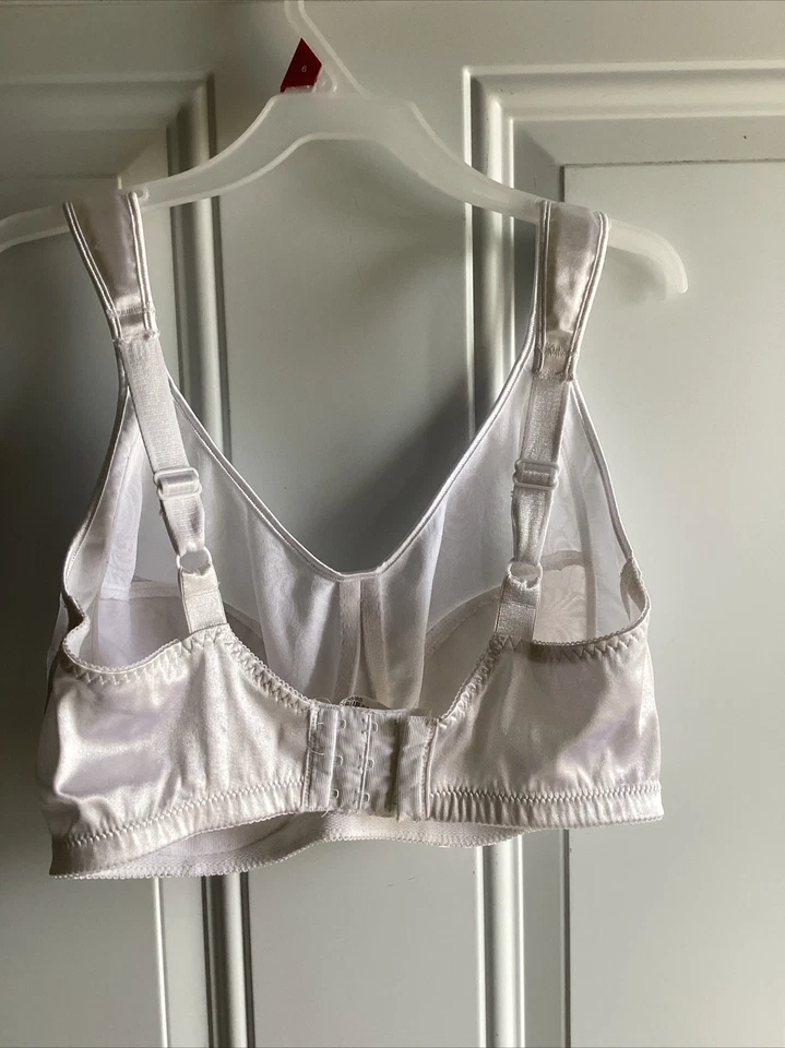 Sujetador con correa de cojín de gel Just My Size para mujer. Soft-Cup Talla 38 DD # (1105). Foto 3 de 4