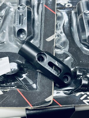 rizoma ミラーアダプター2個　BS770B Side / Direct Mount ミラーアダプター : BS770B – rizoma Japan