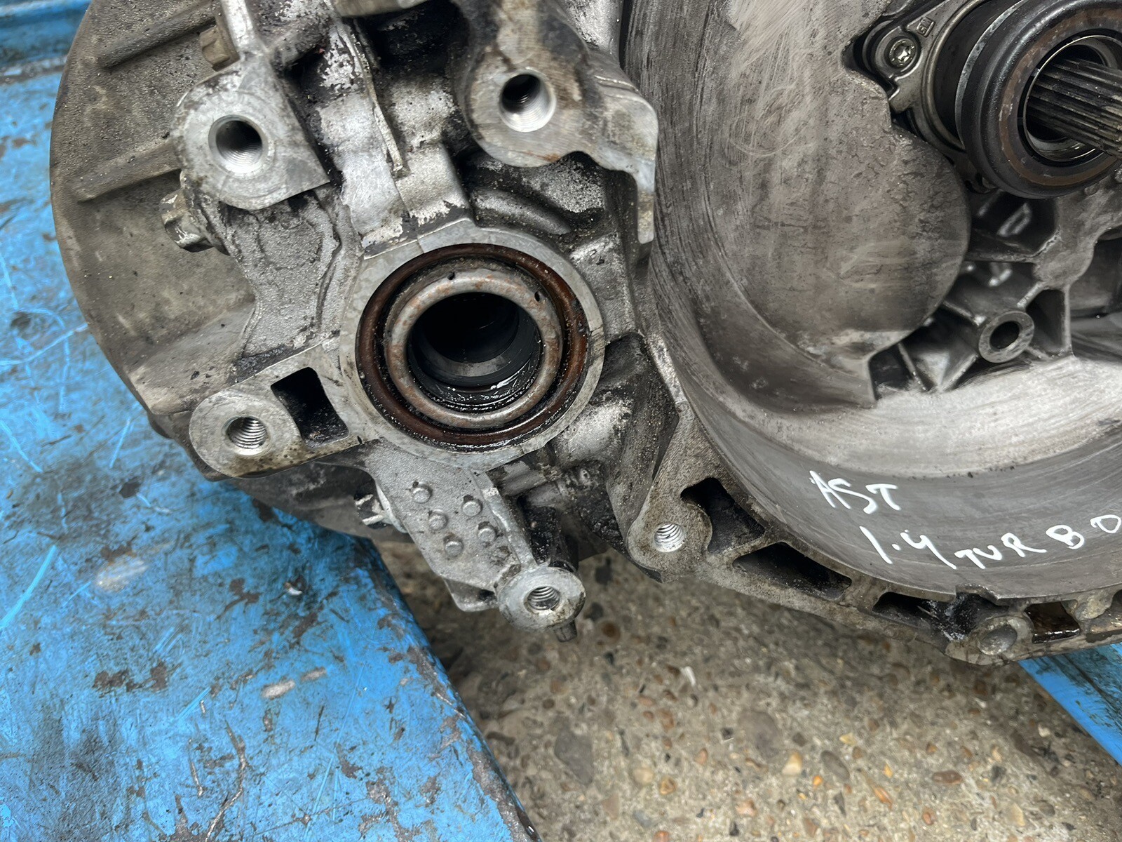 MANUAL GEARBOX 6 SPEED FOR VAUXHALL ASTRA J 1.4 Turbo A14NET 