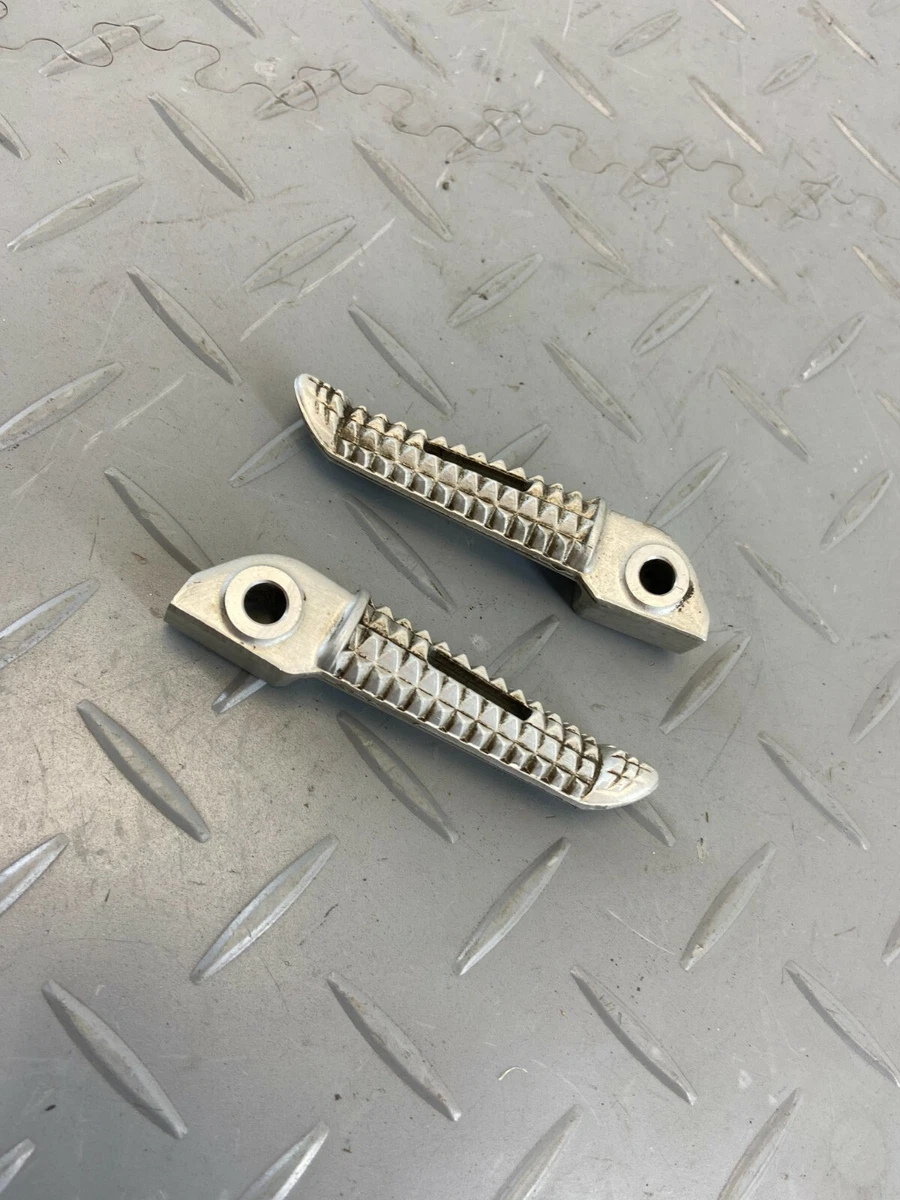 Triumph thruxton clearance r passenger pegs