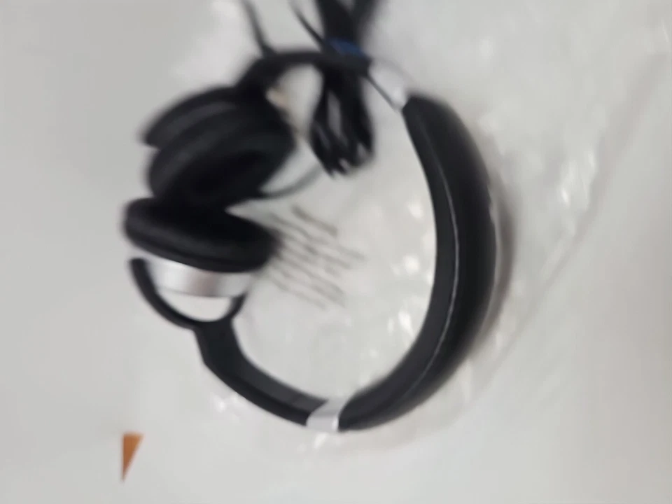 Numark HF125 Portable Professional DJ Headphones Superior Isolation/Comfort 6ft. - Image 4 of 4