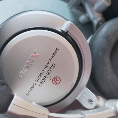 SONY MDR-Z700 DJ Dynamic Stereo Headphones Made in JAPAN SONY MDR-Z700 DJ Dynamic Stereo Headphones Made in JAPAN