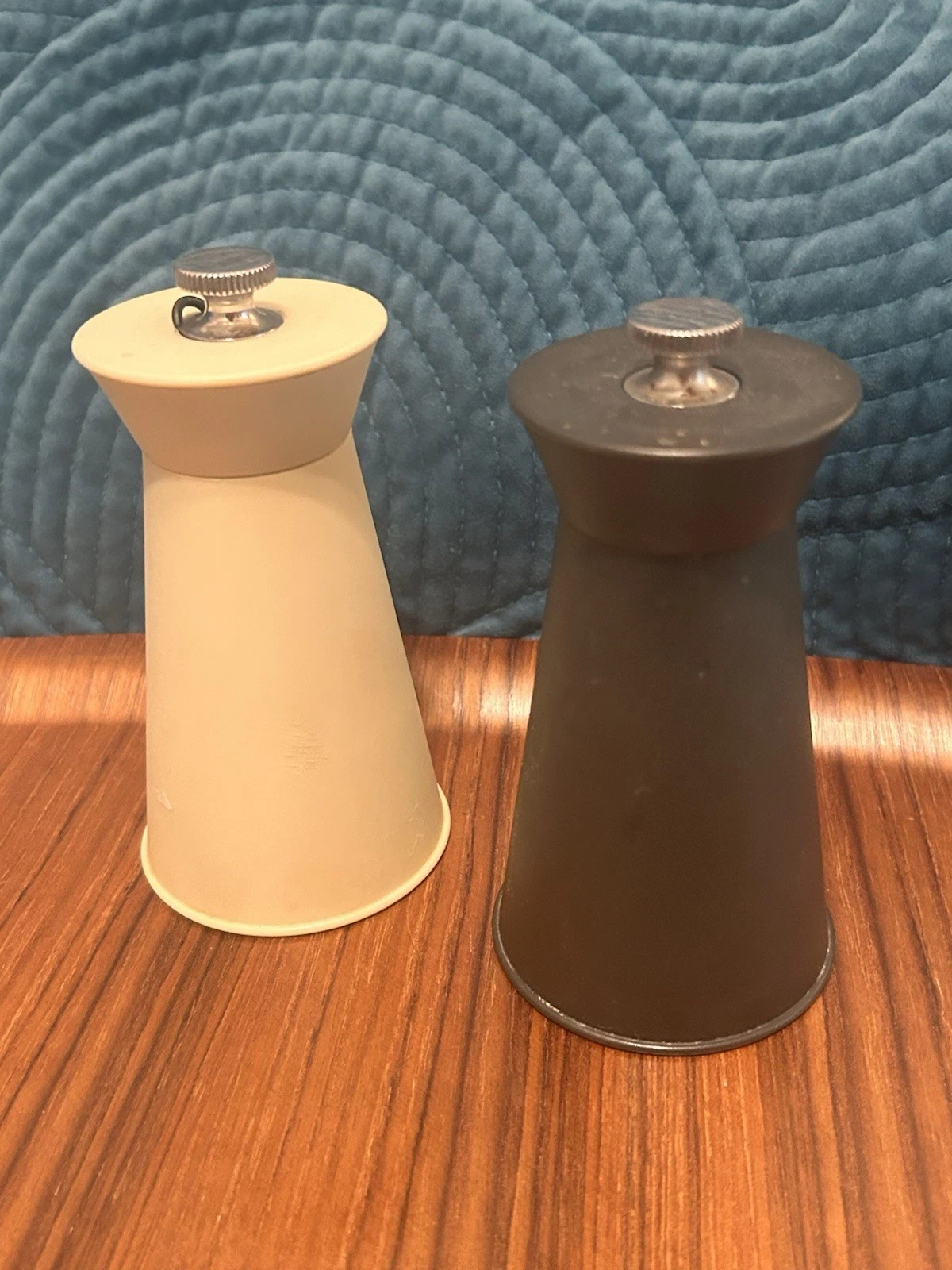Alessi Salt & Pepper Grinder Mills - Italy Designer Jasper MORRISON
Opens in a new window or tab