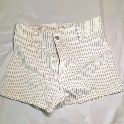 Universal Thread Women s Sailor Shorts Size 6 White/Blue Stripe Cotton Twill