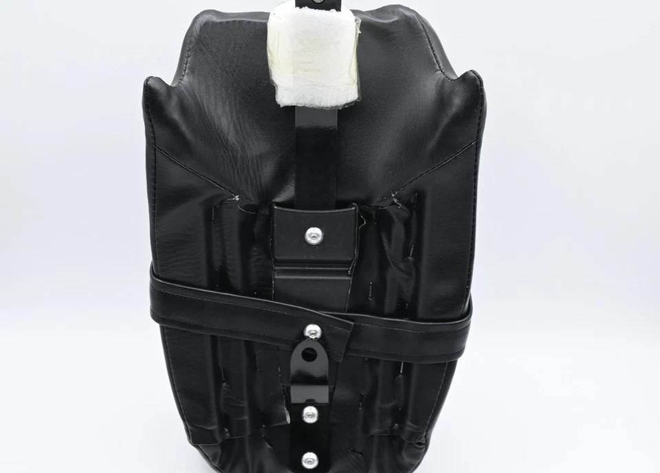 Asiento de pasajero trasero con estriberas apto para Harley Sportster Iron 883 XL883N Foto 4 de 4