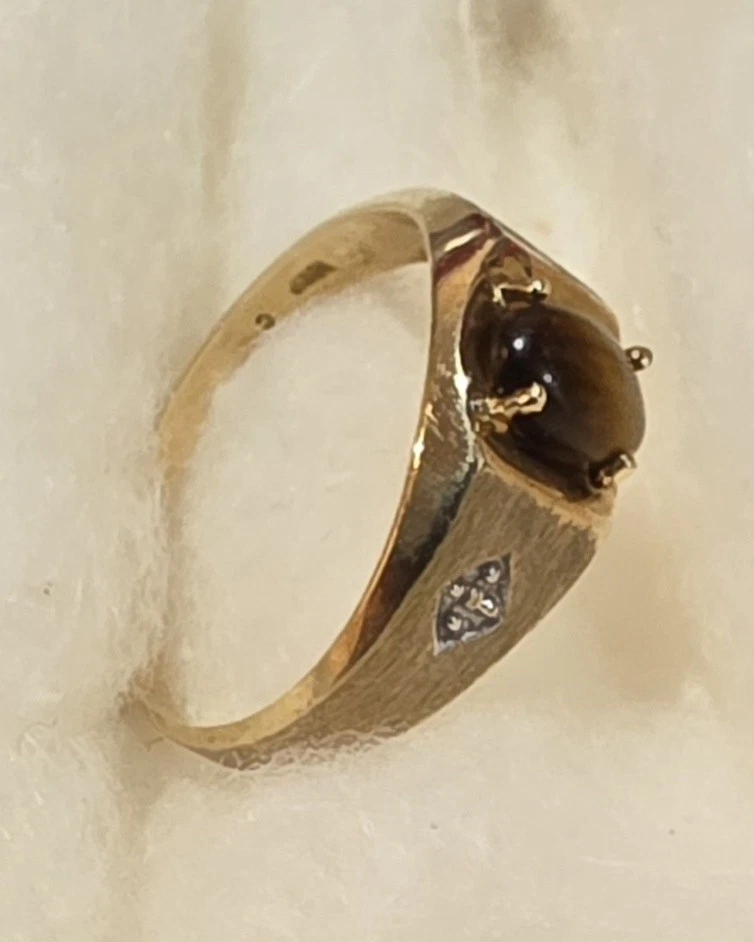 10 K 10 KP Gold Ring with Tiger's Eye Stone Size 9.5 Absolutely Stunning  - Image 4 of 4