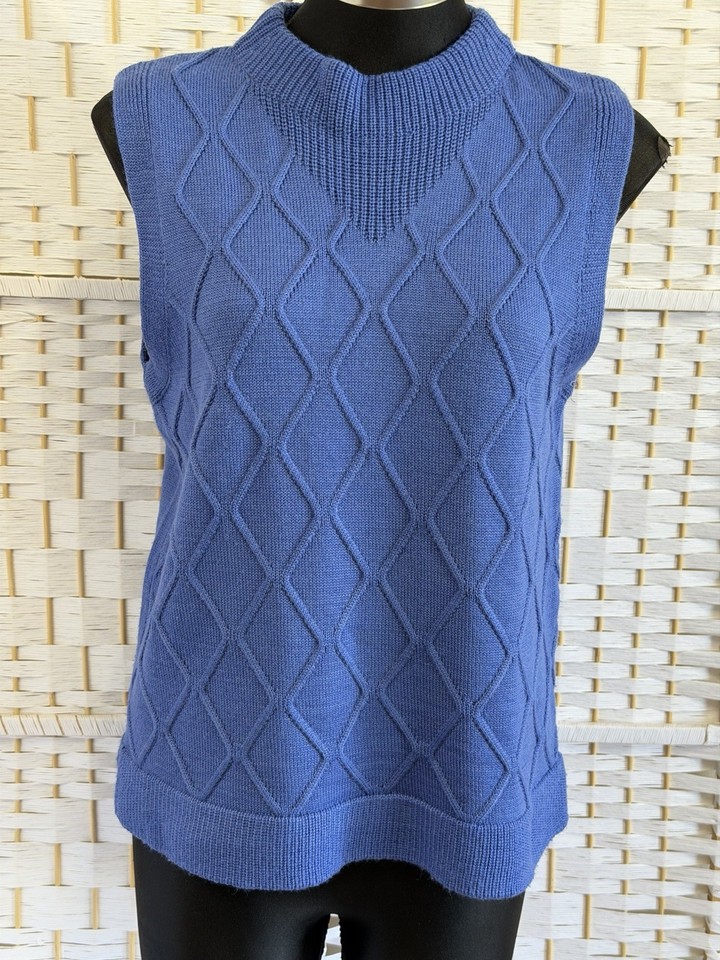 BLACK PEPPER SIZE"S" WOMENS BLUE CABLE KNIT VEST~WOOL/ACRYLIC*