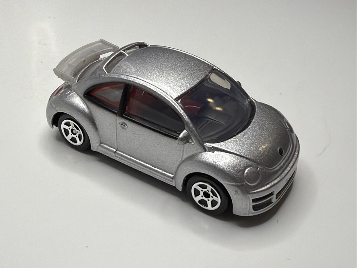 Volkswagen New Beetle ミニカー シルバー RealToy Volkswagen New Beetle RSI Metallic Silver 1:57 Scale