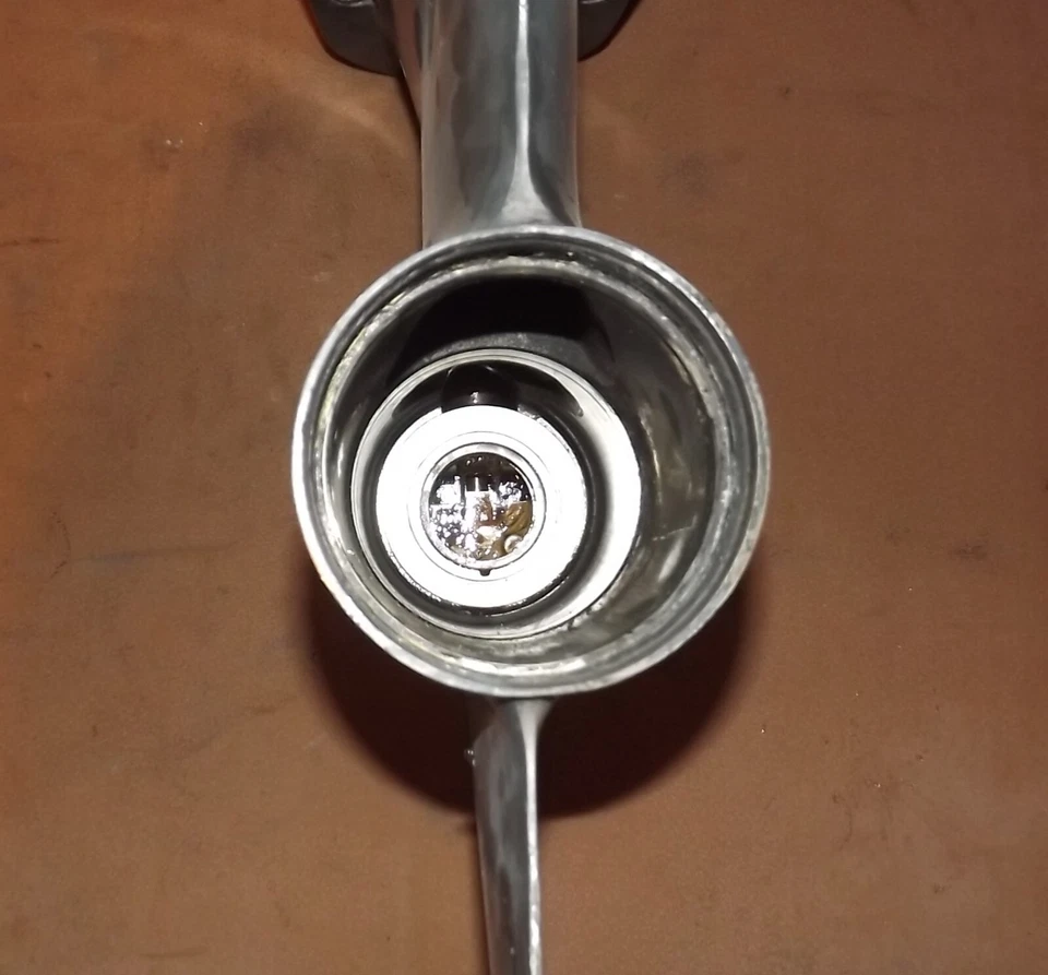 Evinrude E-TEC 2.7L & 3.4L SLX G2 Gear Housing 150-300 HP PN 5008429 - Image 2 of 4