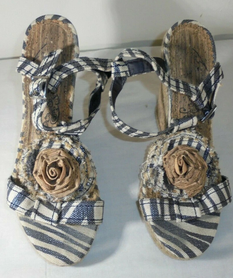 Naughty Monkey Women's 9 Zebra Stripe Canvas Floral Buckle Wedge Sandals Shoes - Image 4 of 4