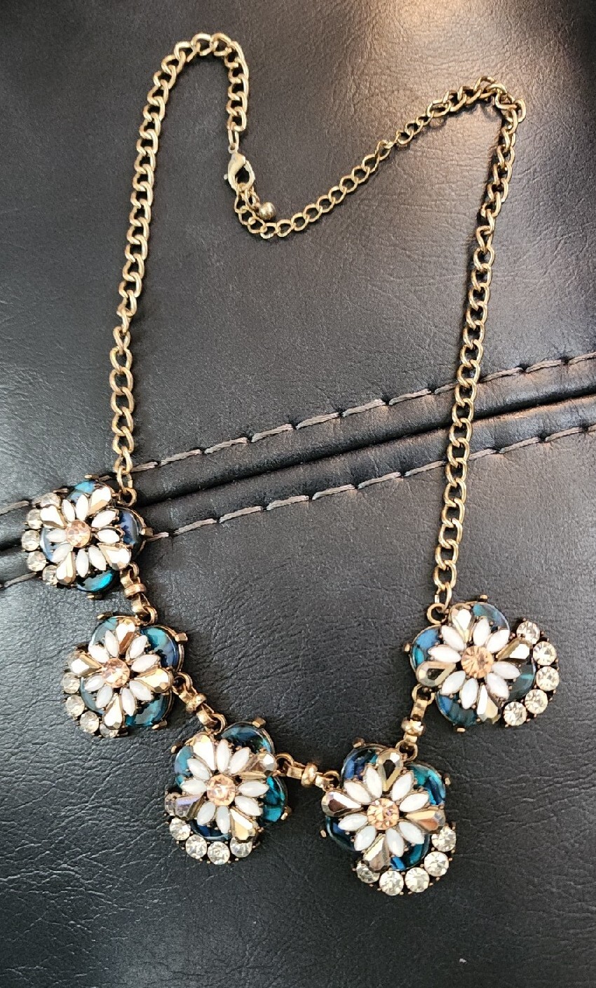 Faux Floral Opal Crystal Rhinestone Hook Closure Necklace