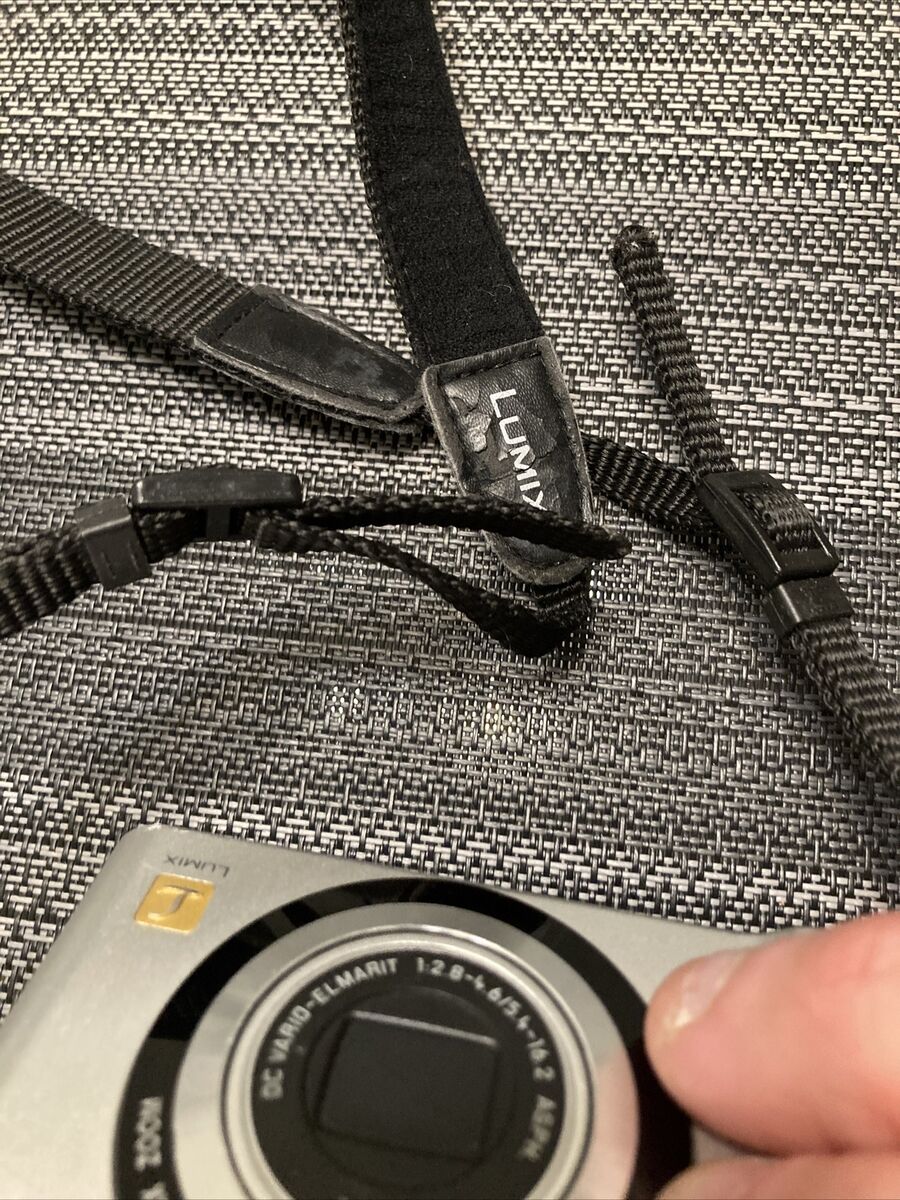 Panasonic Lumix DMC-LC20 2.0MP Compact Digital Camera Silver Panasonic Lumix DMC-LC20 2.0MP Compact Digital Camera Silver