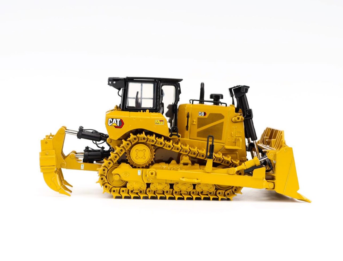Diecast Masters 85757 CAT D8 Track-Type Tractor Dozer Scale 1:50