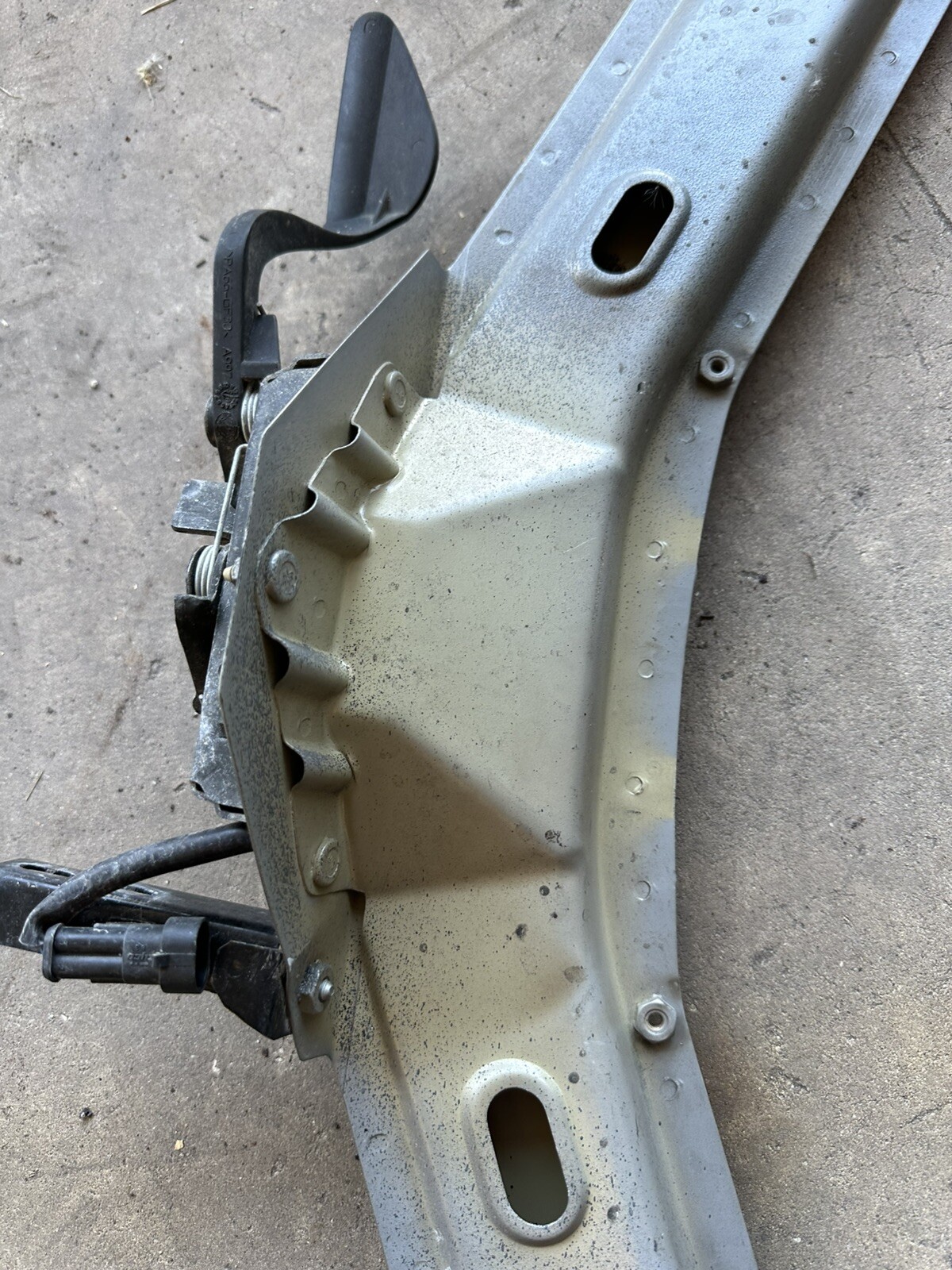 03-13 Maserati Quattroporte M139 Front Upper Radiator Support Bracket OEM