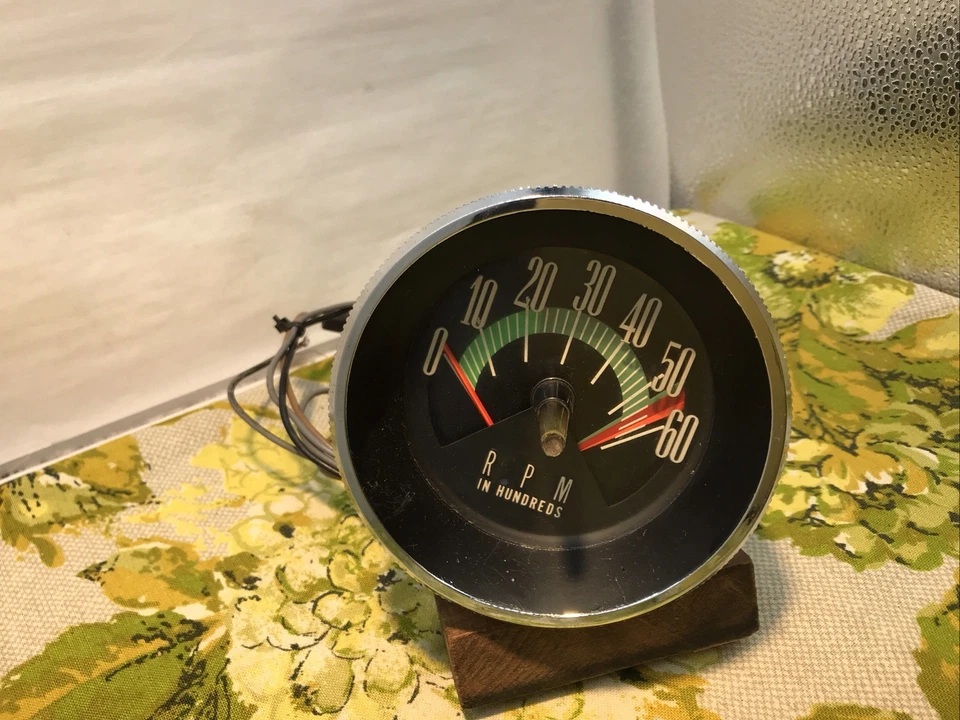 Oldsmobile Starfire 1964 1965 1966 consola central 6000 rpm tacómetro OEM Foto 4 de 4