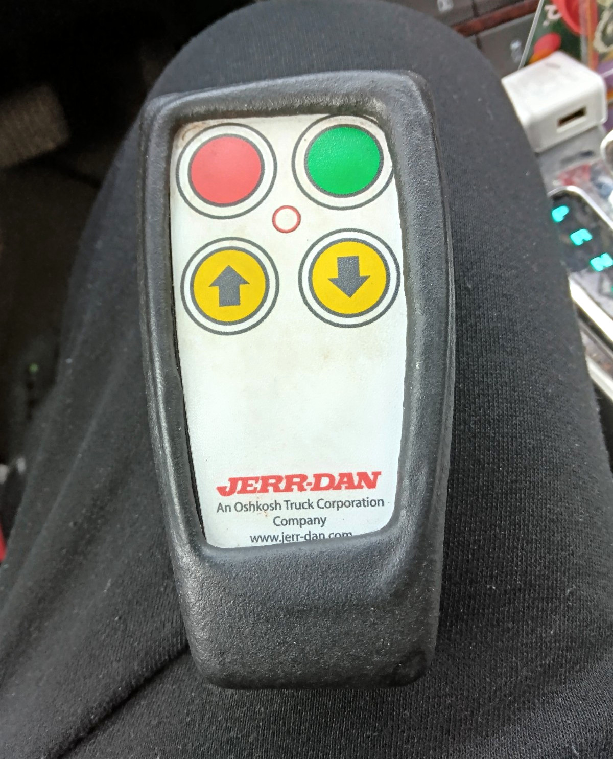 Jerr-Dan Handheld Tow/Lifting Remote Control 4-Button Red/Green Up/Down