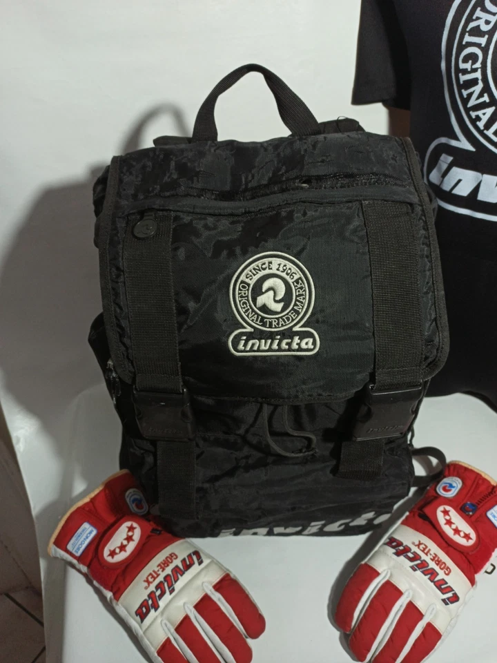 Pizarra respaldada Invicta Backpaclk USADA buena importada directa de Milán Italia!!!!! Foto 2 de 4