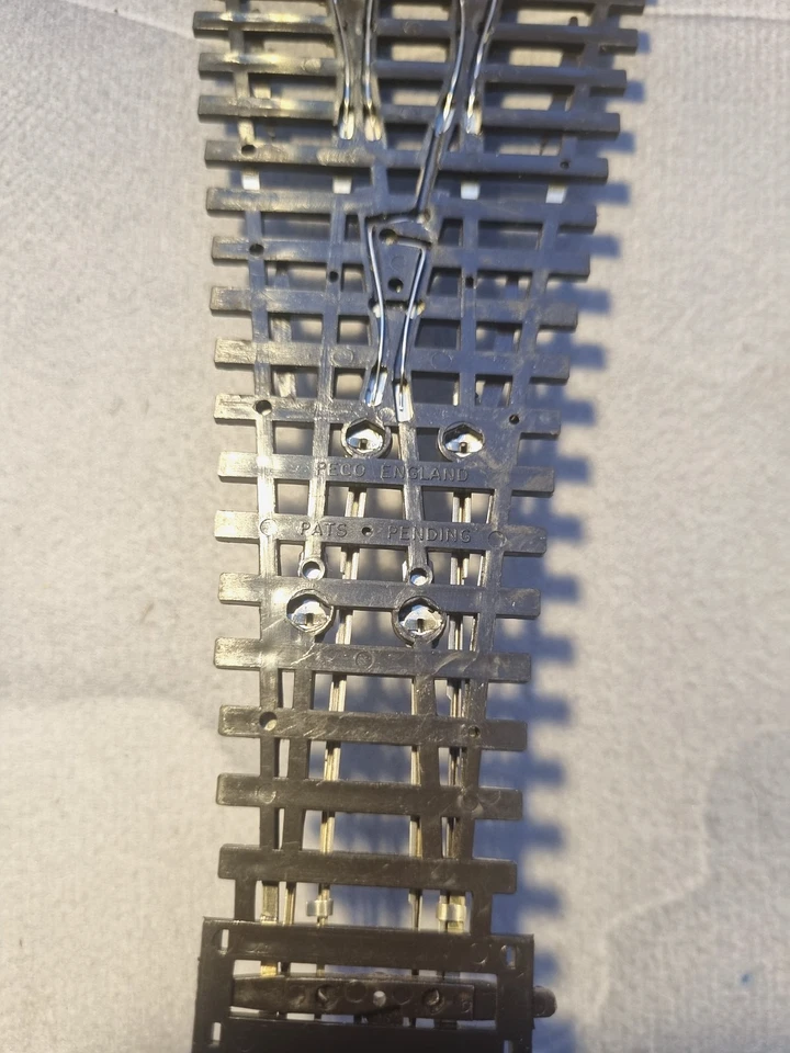 PECO STREAMLINE (1) MANUAL 3-WAY POINT (TURNOUT) CODE 100 00/HO SCALE (Unboxed) - image 4 of 4