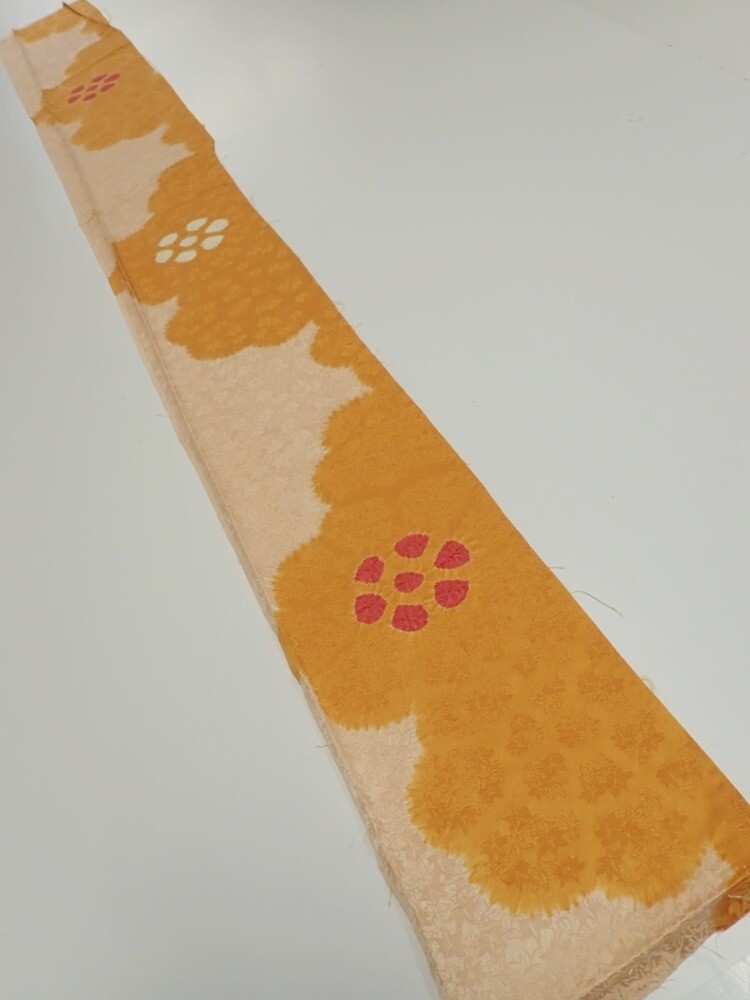 4i08z40 Japanese Kimono Silk FABRIC Flower Light orange 56.7