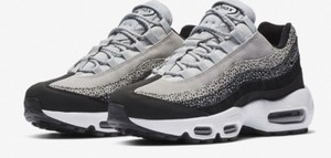 air max 95 preto e branco feminino