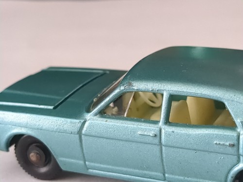 Matchbox Lesney 1968 #53-C, Ford Zodiac MK IV (7) - Picture 12 of 15