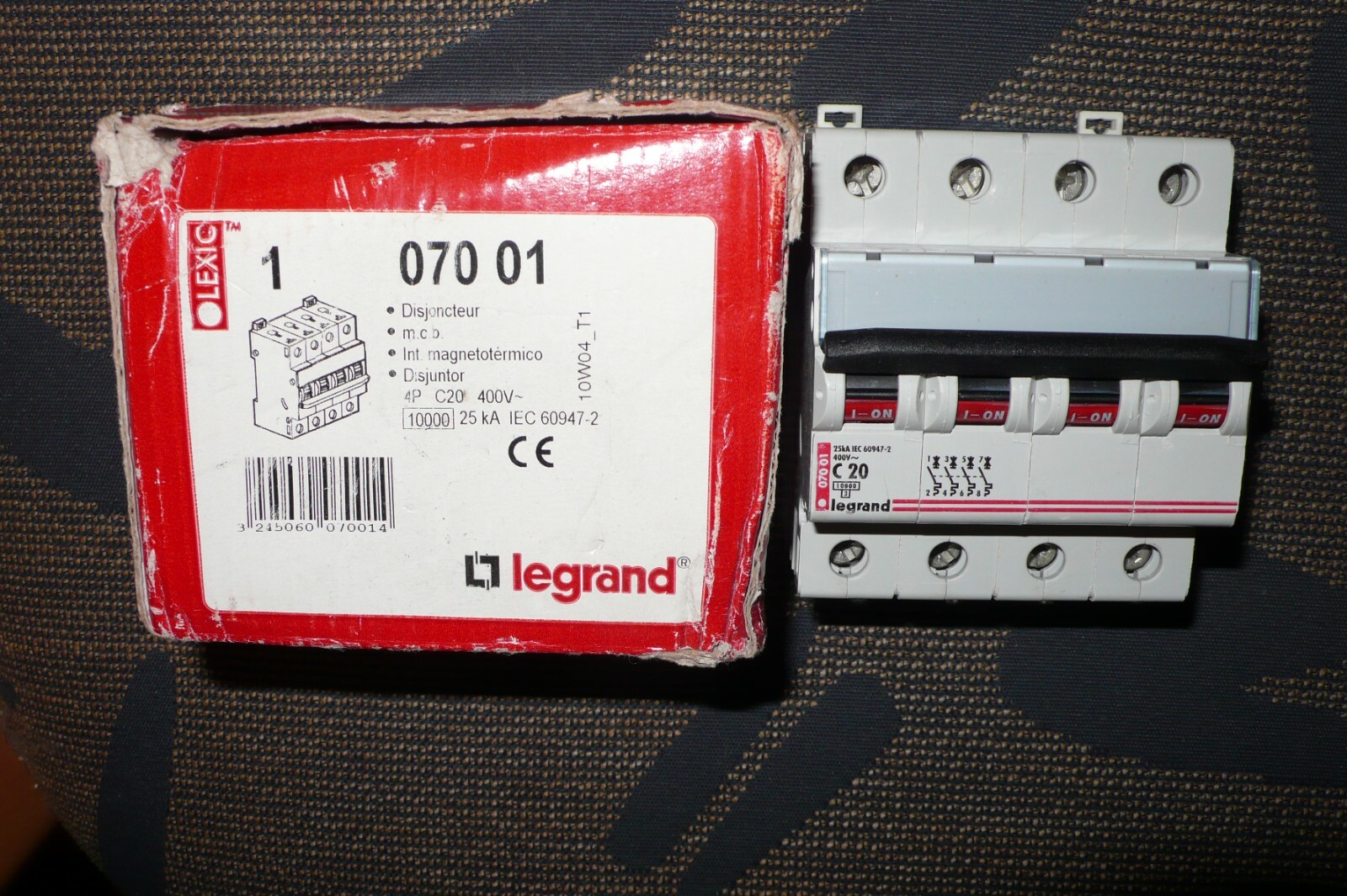 Disjoncteur tétrapolaire 20A Legrand pour sécuriser une pompe à chaleur triphasée