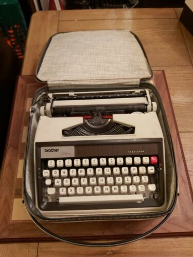 Vintage Portable Typewriter Brother Deluxe 1300 Tabulator + Original Carry Case - Picture 1 of 12