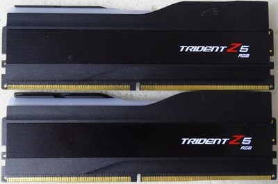 G.SKILL 5 RGB 32 GB (2 Stück je 16 GB) PC5-48000 DDR5-6000