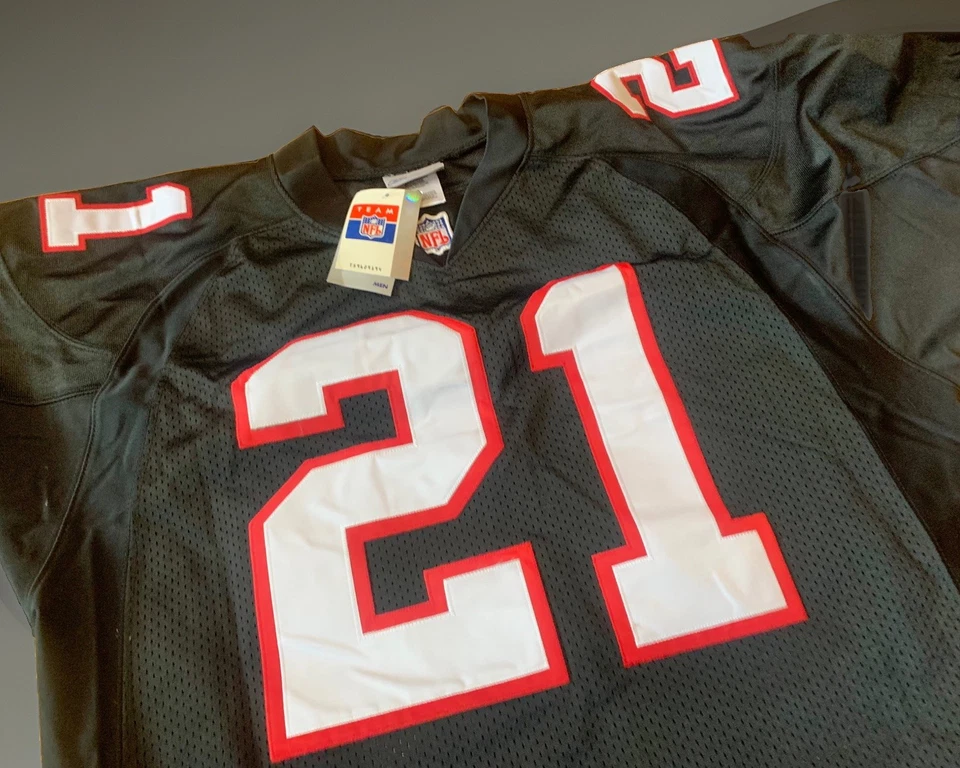 Camiseta Vintage Nova Com Etiqueta Reebok Atlanta Falcons #21 Deion Sanders Reebok NFL Tamanho 46 - Imagem 3 de 4