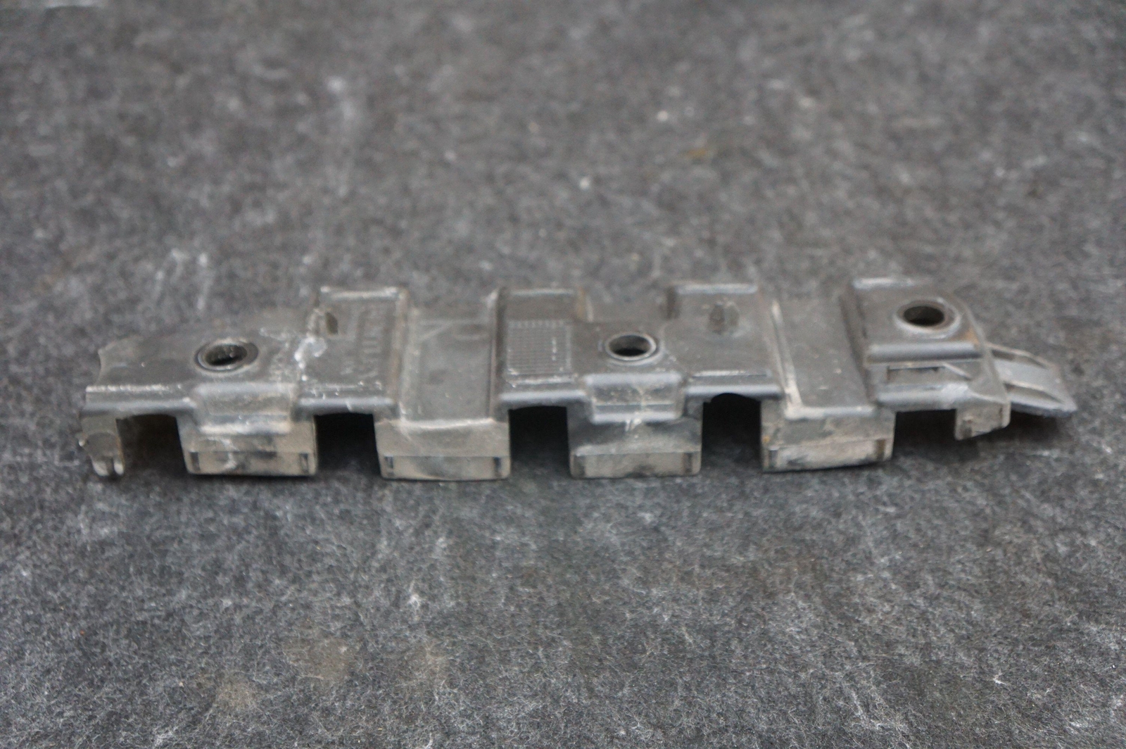 Front Bumper Right Strip Bracket 3W5807184 Bentley Continental Flying Spur 06-12