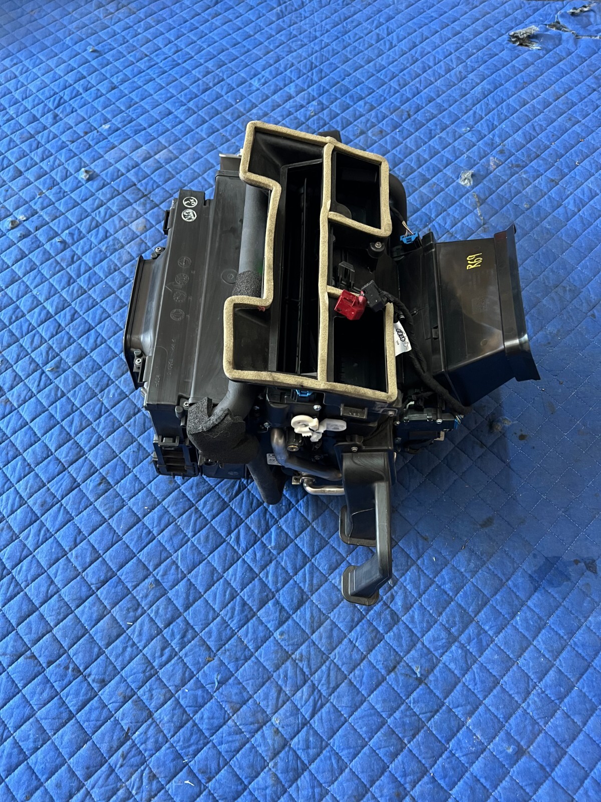 Audi R8 2012 Heater core P/N 423819409