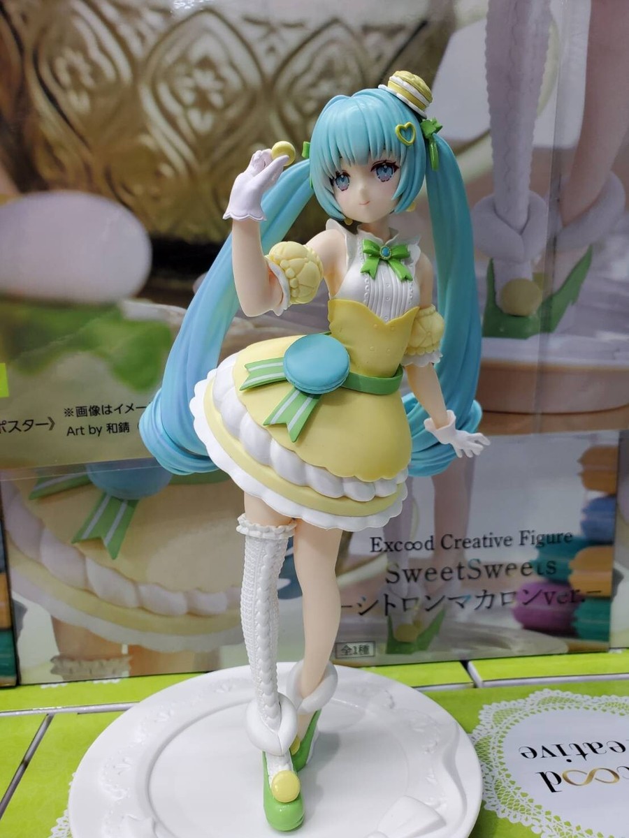 FuRyu Prize Hatsune Miku Exceed Creative Figure Sweet Sweets