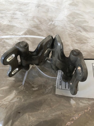 1997 MERCEDES E-CLASS E300D Front Door Hinge Upper & Lower Hinge Passenger Right - Bild 1 von 19