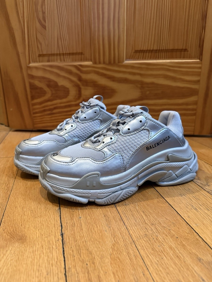 バレンシアガ Balenciaga Triple S Runners Silver Metallic Size 40 (Men's 7
