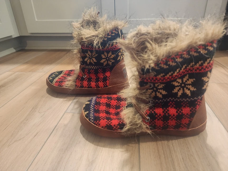 Zapatillas Muk Luks Juno rojas para mujer M 7-8 botines con cordones forrados de piel sintética cómodas Foto 3 de 4