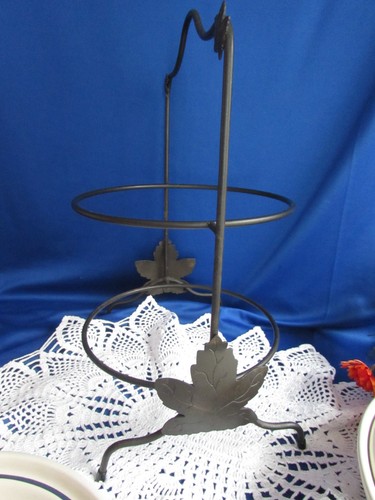 LONGABERGER WROUGHT IRON 2 PIE SERVER STAND1-10” PIE PAN & 2 QT CASSEROLE DISH - Picture 5 of 12