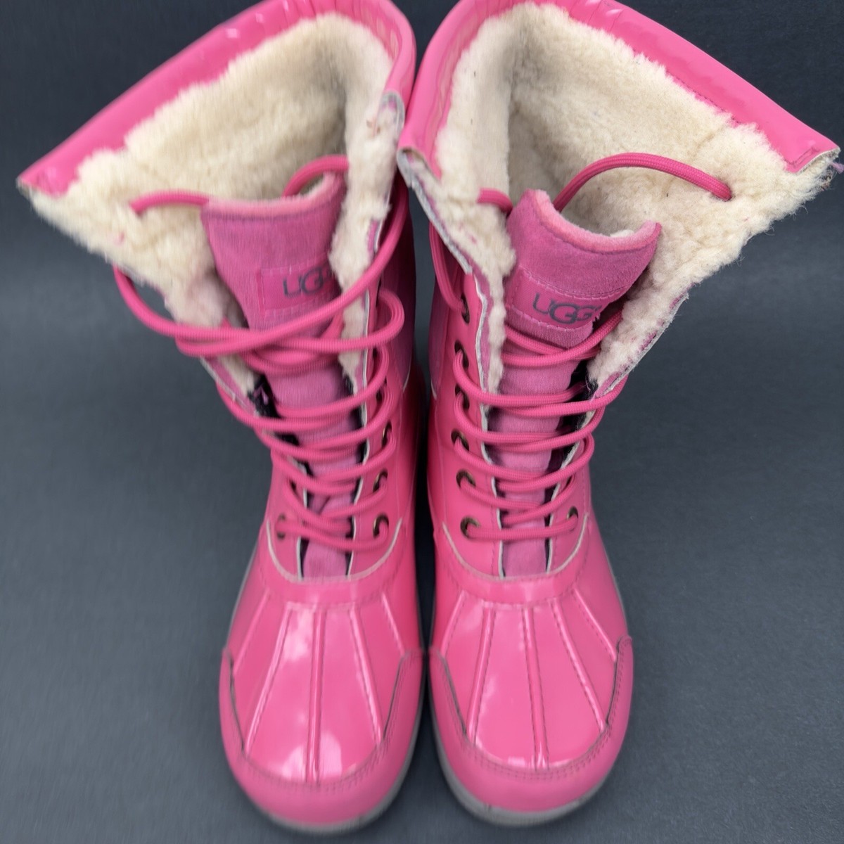 UGG australia ピンクパフ クラシック II ブーツ【キッズ】 UGG GIRLS TODDLER KIDS CLASSIC SHORT II GLITTER PINK BOOTS