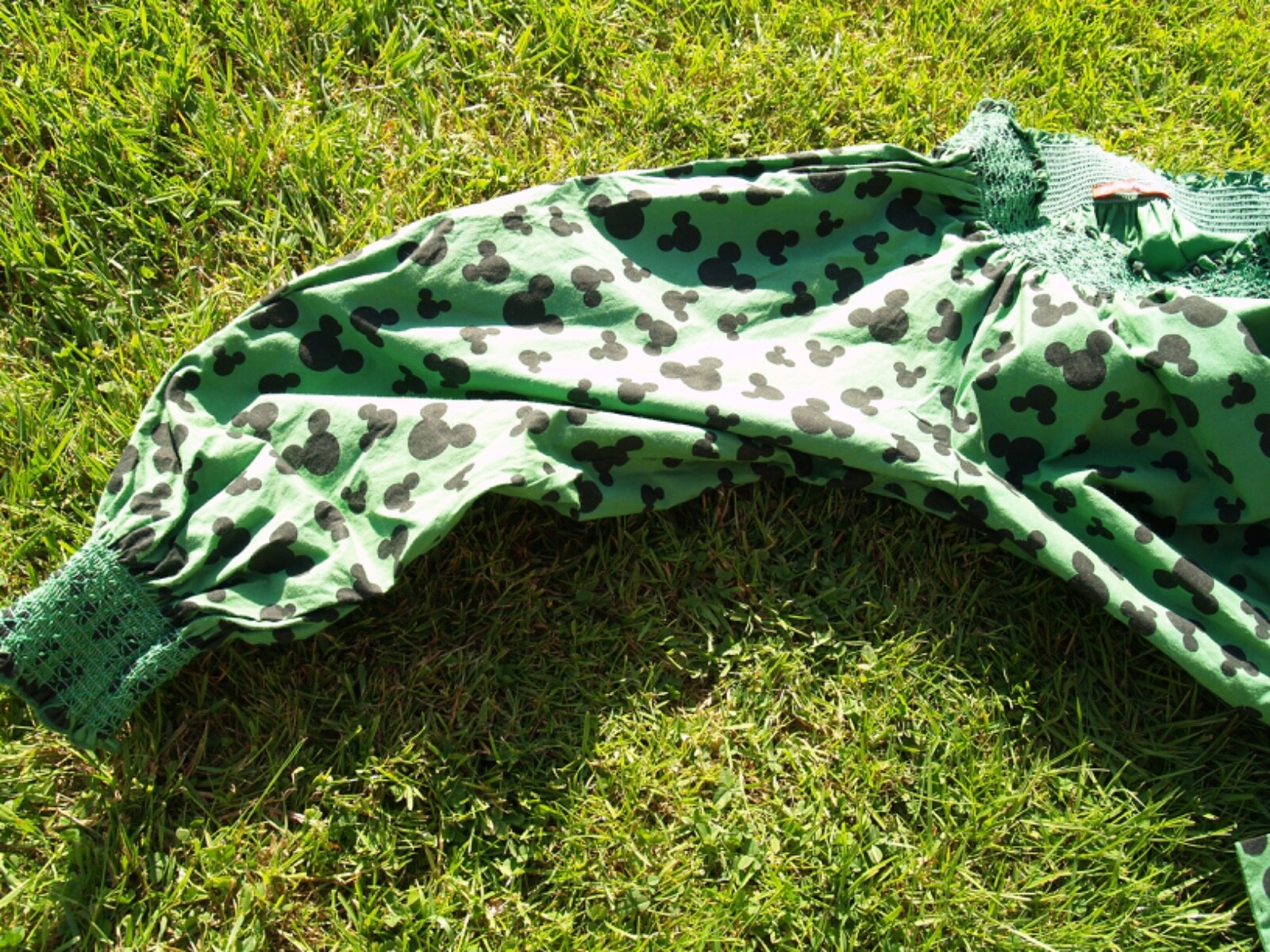 Green and black Indian Rose off the shoulder bardot side tie top. Size 10/12 image 10